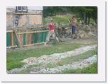 P1030238 * und wieder Arbeit am Fundament * 612 x 461 * (54KB)