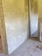 Ein Bild, das Wand, Putz, Beton, Gelände enthält.  Automatisch generierte Beschreibung